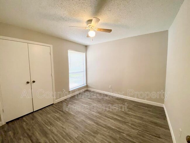 Foto del edificio - 2023 Springwood Place