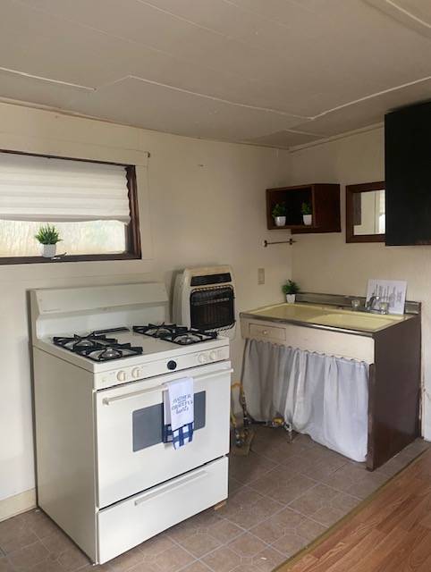 Building Photo - 1249 Bausher Ave NW