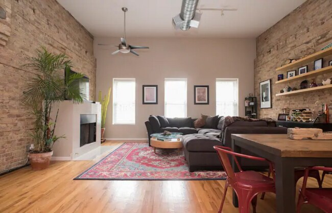 Foto del edificio - 1851 N Milwaukee Ave