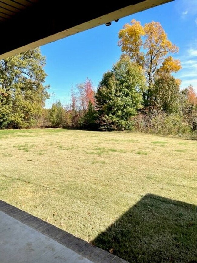 Building Photo - 3 Bed / 2 Bath  Brookstone Subdivision