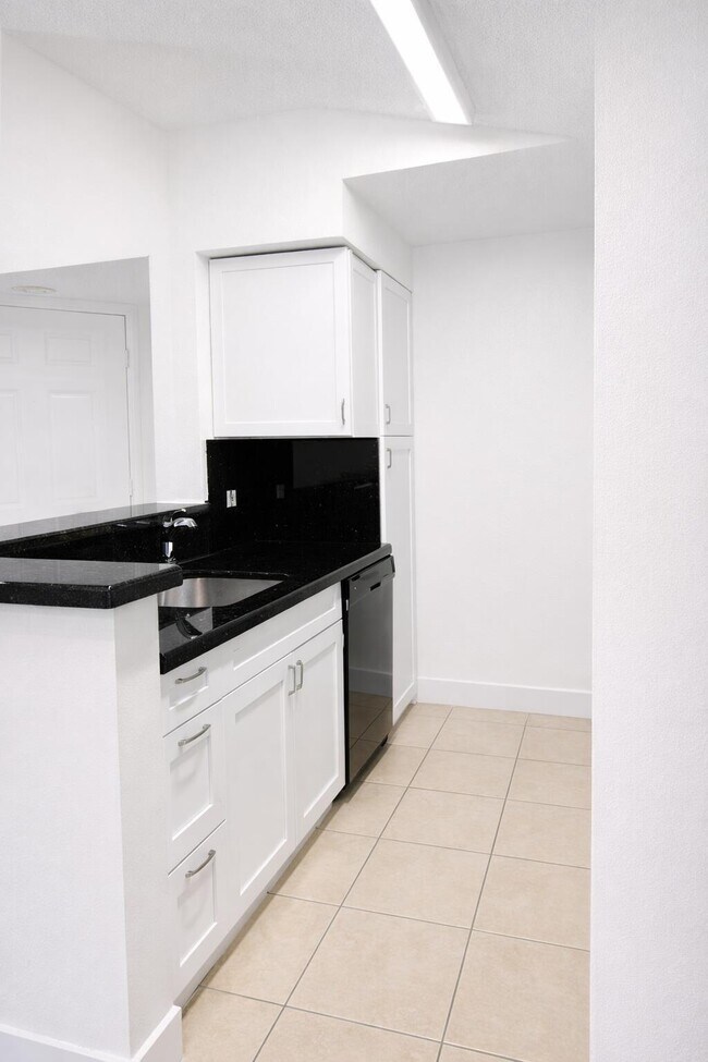 Foto del edificio - 2926 S University Dr