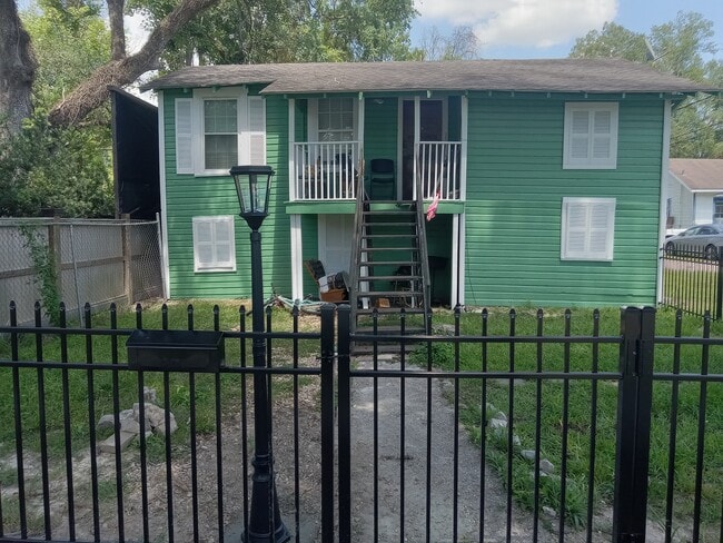 Building Photo - 104 N Olive St
