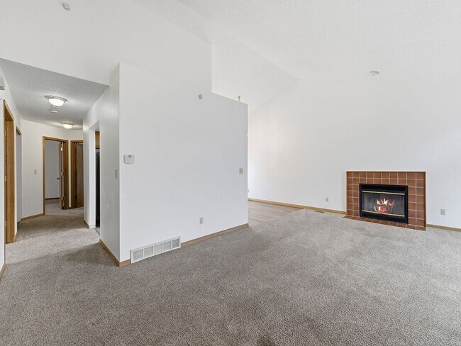 Foto del edificio - Bright & Spacious 3 Bed Home with Vaulted Ceilings & Fenced Yard AVAILABLE NOW!