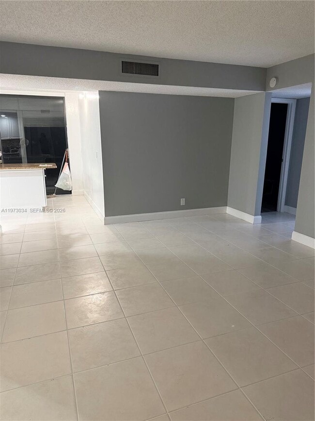 Building Photo - 5220 Las Verdes Cir