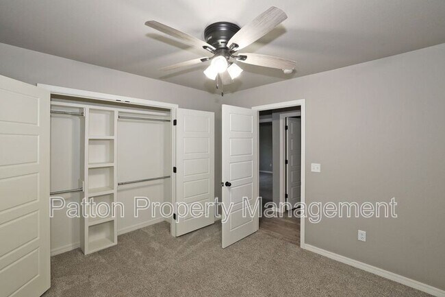 Foto del edificio - 14411 Periwinkle Dr