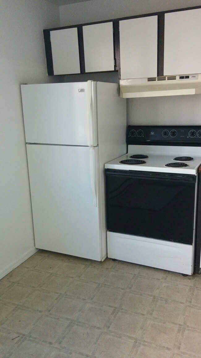 Building Photo - Skyview Apartments
