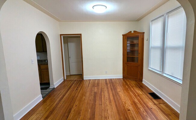 Foto del edificio - 1636 Manz St