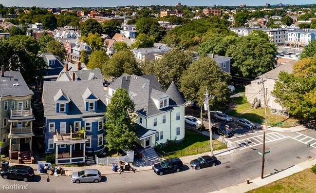 Foto del edificio - 195 E Cottage St