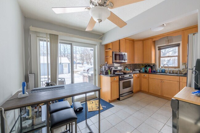 Foto del edificio - 3 br, 1 bath House - 3245 Texas Ave S