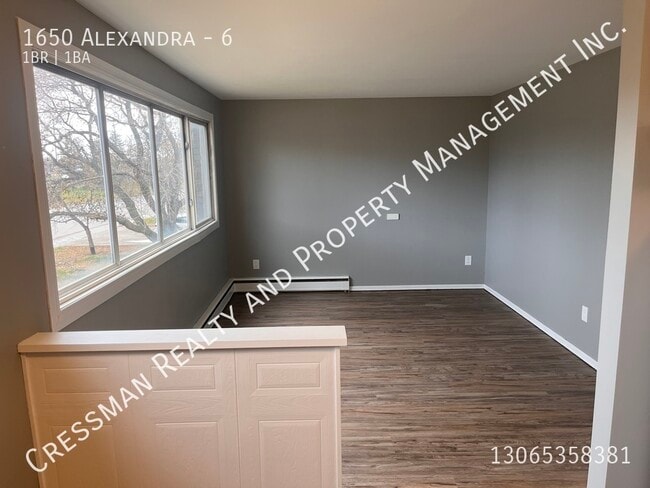 Photo du bâtiment - 1 Bed 1 bath APARTMENT located in Regina, ...