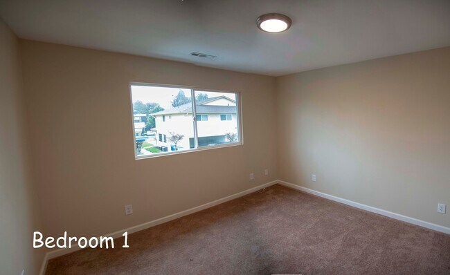 Foto del edificio - Beautifully Remodeled 2 Bed 1 Bath