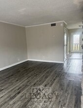 Building Photo - 1073 Harold Dr