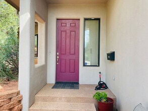 Building Photo - 250 Kachina Dr