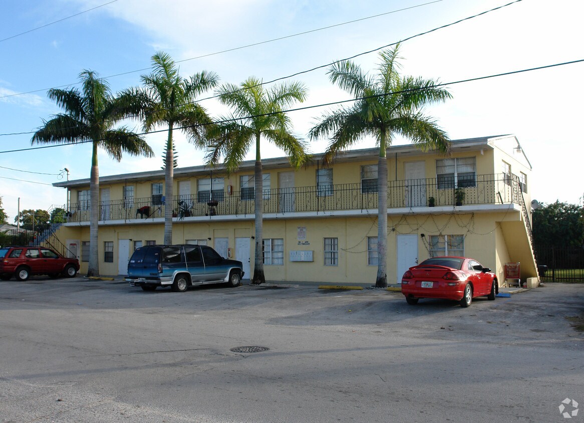 Primary Photo - 647 SW 1st Ave