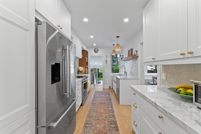 Photo du bâtiment - 16 Springdale Blvd