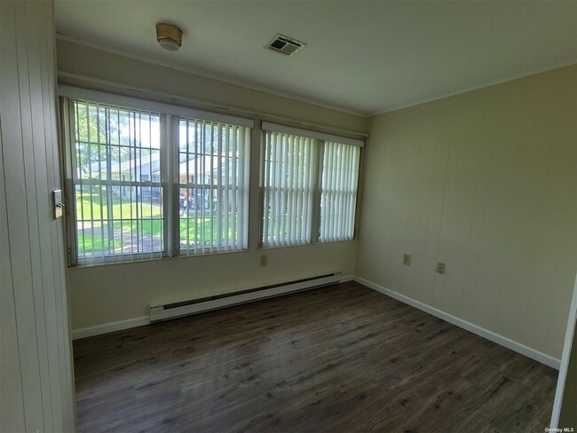 Building Photo - 365 Woodbridge Dr