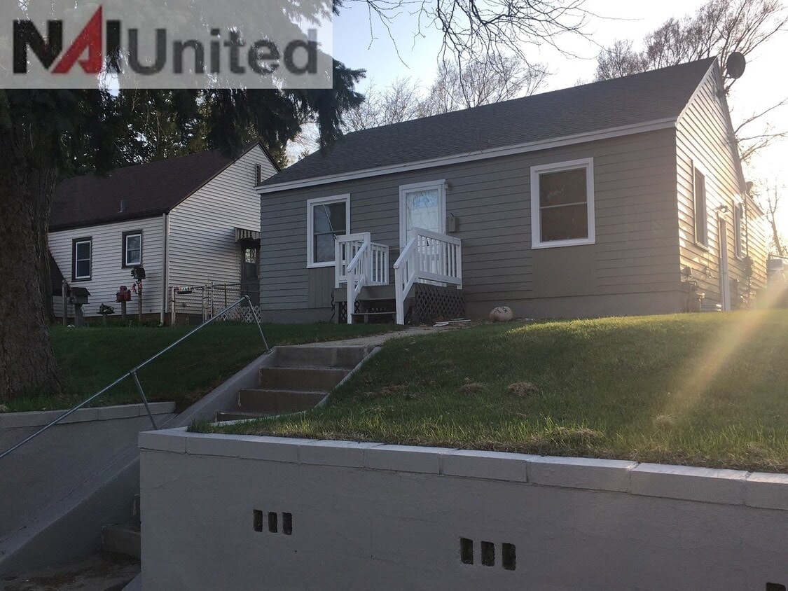 Primary Photo - Three bedroom, two bathroom home for rent