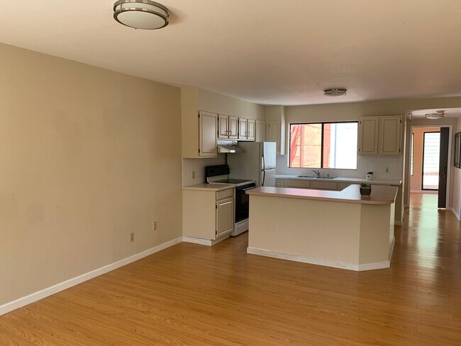 Foto del edificio - 1654 Grant Ave