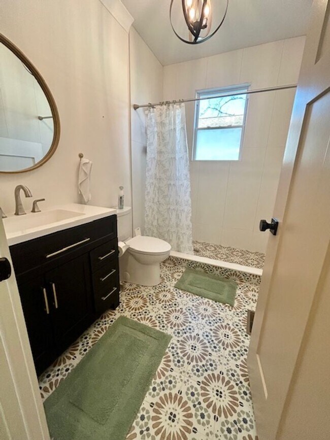 Foto del edificio - REMODELED! DOWNTOWN  LIVING - AVAILABLE FURNISHED OR UNFURNISHED