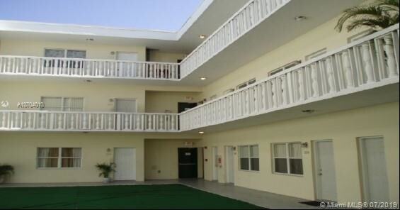 Foto principal - 360 NE 125th St