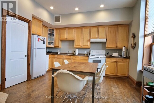 Photo du bâtiment - 68 Hurontario St