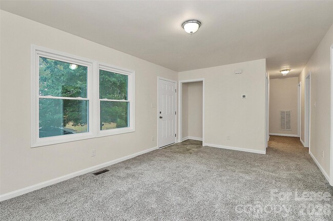 Building Photo - 518 Echodale Dr