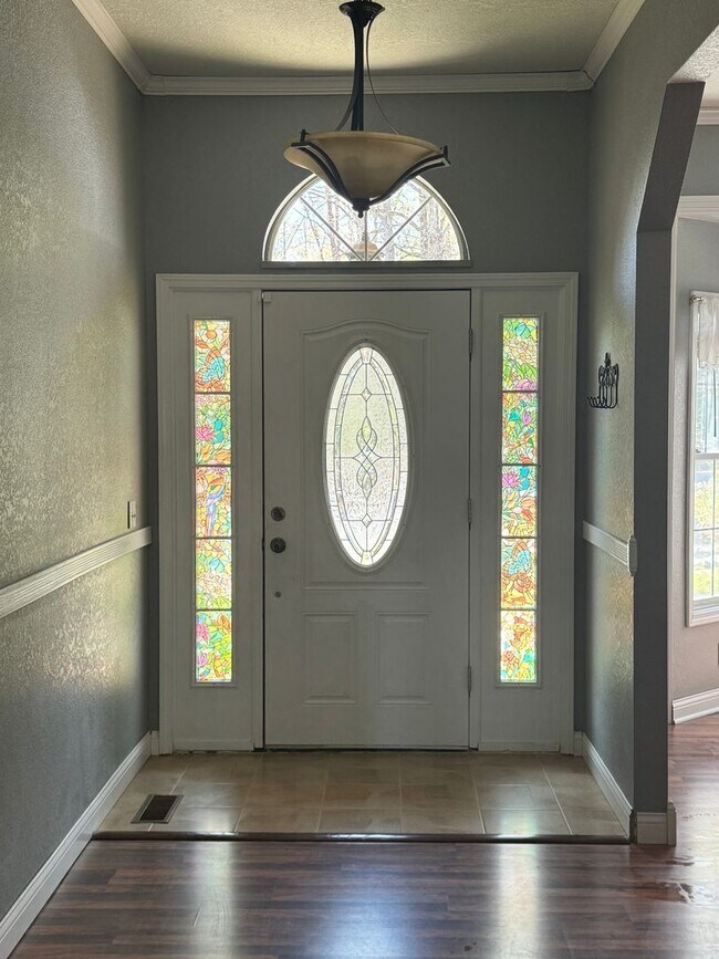 Building Photo - BEAUTIFUL 3 Bedroom 2 Bath Home in Bella V...