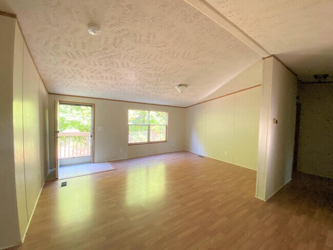 Foto del edificio - 96 White Oak Gap Rd