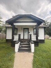 Building Photo - 518 N Nettleton Ave