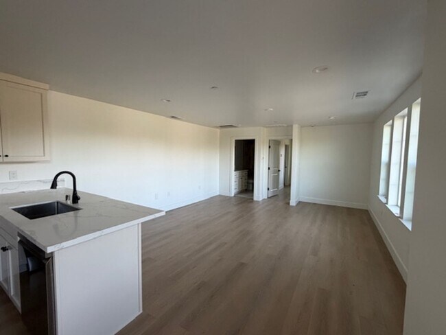 Foto del edificio - 4740-4760 3rd St, Rocklin, CA 95677