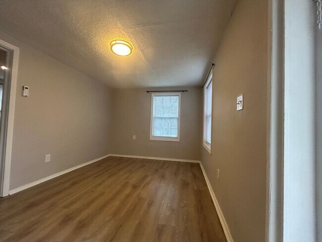Foto del edificio - 814 Crutcher St