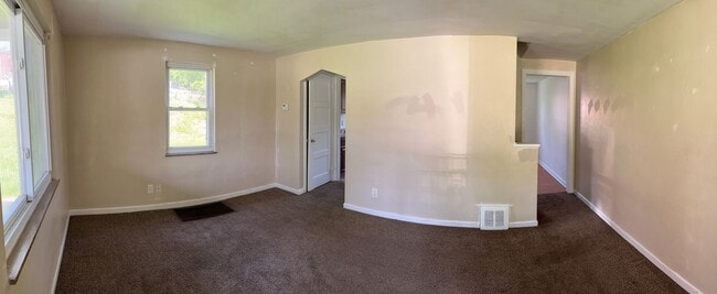 Building Photo - 2 Bedroom House in Stanton Heights