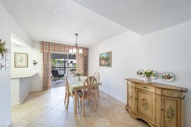 Foto del edificio - 788 Park Shore Dr