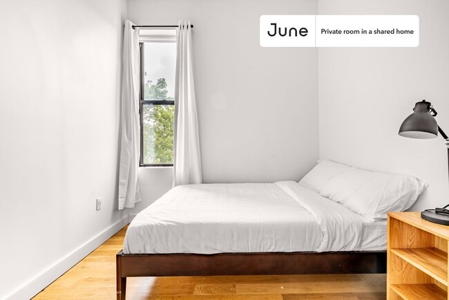 Foto del edificio - Room in Shared 5 bed/3 bath home