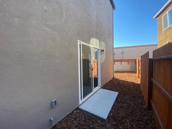 Building Photo - Newer 4bedroom/2.5 bathroom 1546sqft energy efficient home built in 2022 in private gated Winding...