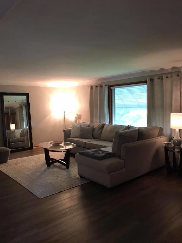 Living Room - 14551 Cedar Rd