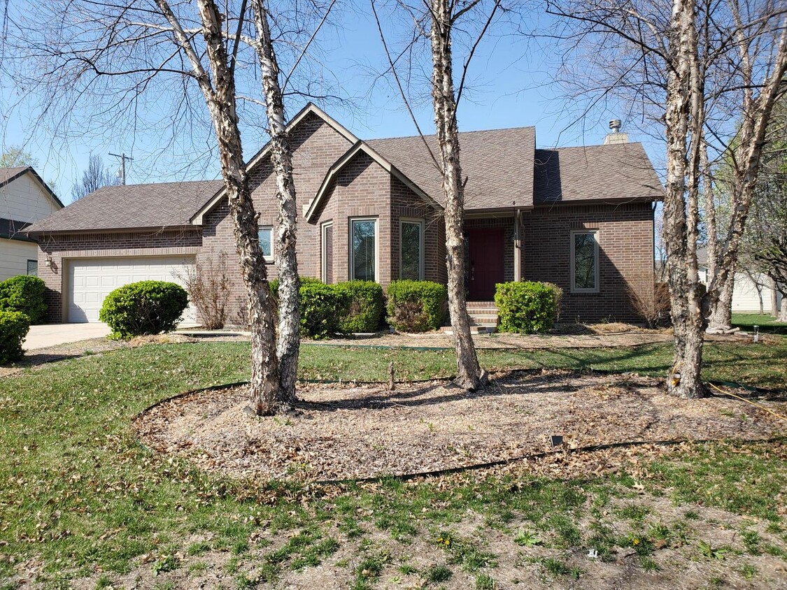 Primary Photo - Single Family home in Spring valley estate...