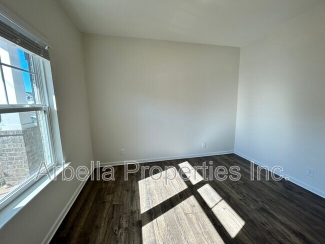 Building Photo - 478 Brinkleys Way