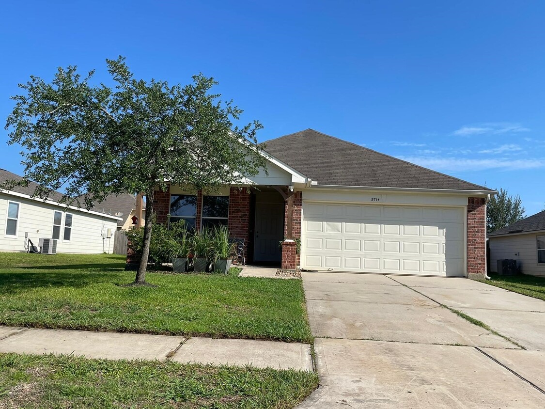 Foto principal - 8714 Sunset Pond Dr