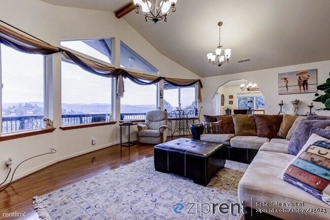 Building Photo - 3 br, 2.5 bath House - 9939 El Capitan Way...