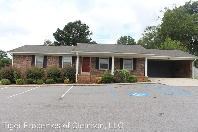 Building Photo - 3 br, 2 bath Room For Rent - 103 Morris St