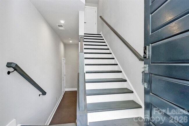 Foto del edificio - 3726 Sky Haven Dr