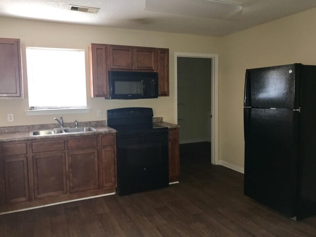 Building Photo - 207 Bonielane Dr