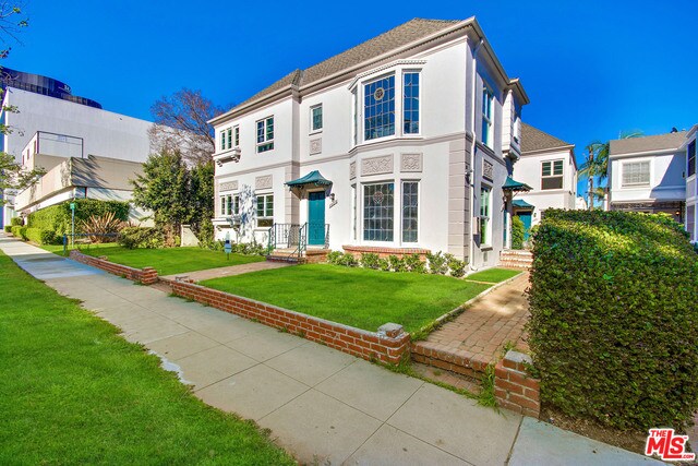 Foto principal - 134 S McCarty Dr