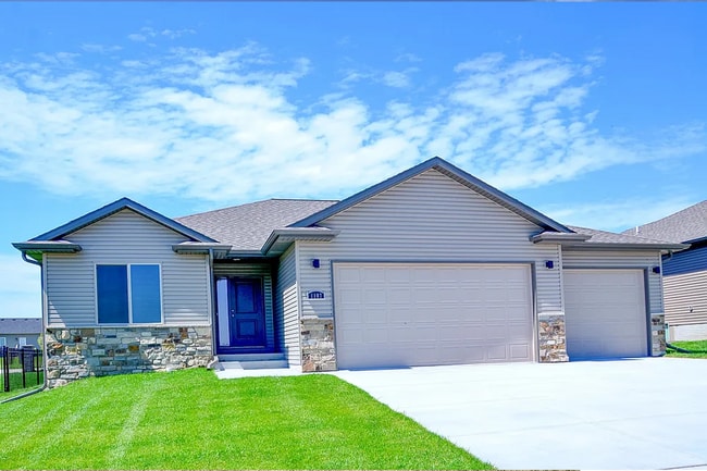 Building Photo - Newer Ranch Style House, 4 bedroom, 3 bath.