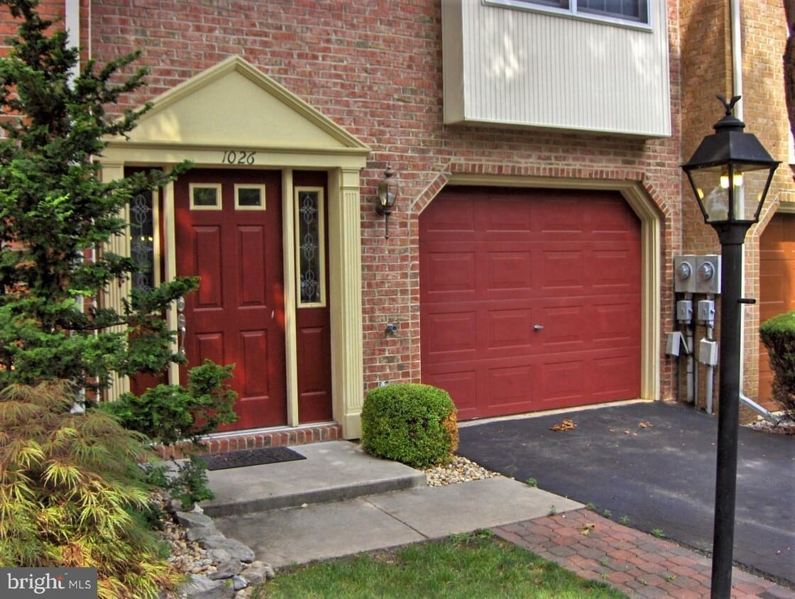 Primary Photo - 1026 Lindsay Ln