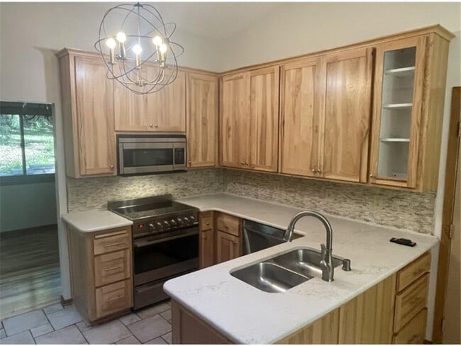 Building Photo - 14810 Lloyds Dr