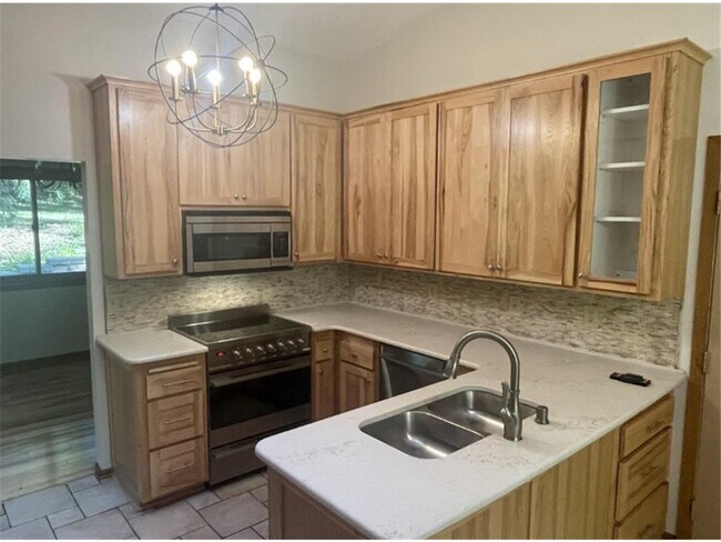 Foto del edificio - 14810 Lloyds Dr