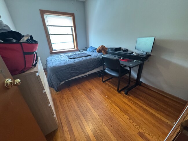 Foto del edificio - 1354 W Foster Ave