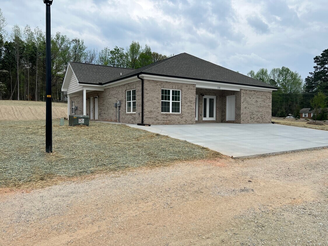 Primary Photo - 2166 NC Highway 47